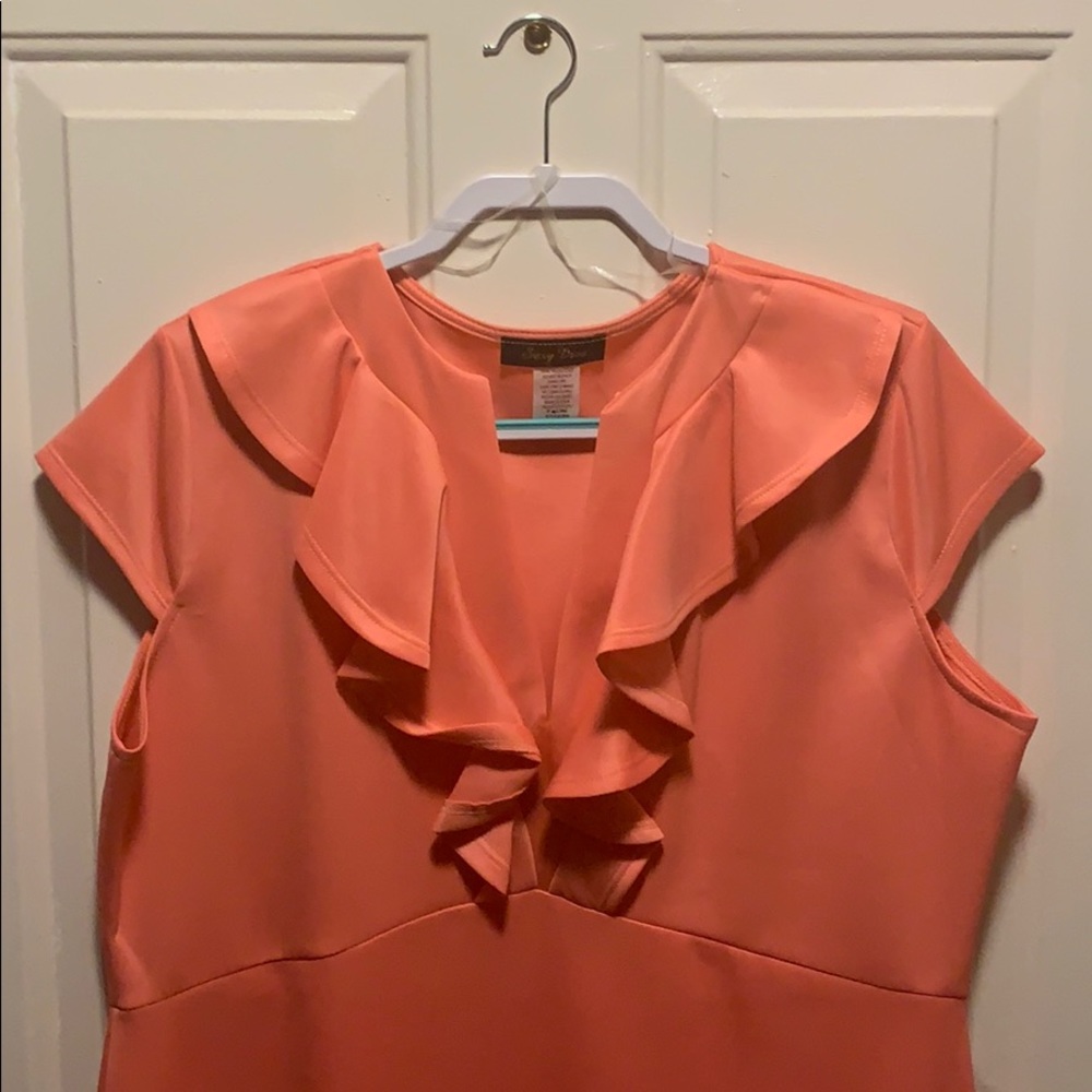 Dress - Picture 2 of 3